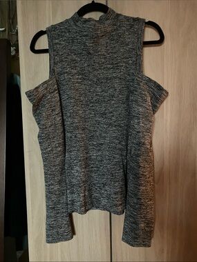 Zella Gray Cold-Shoulder Mock Neck Long Sleeve Top